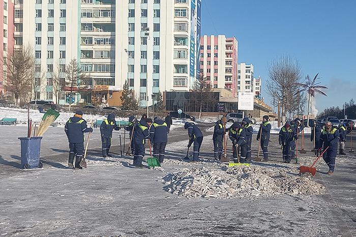 Амарын талбайн цасыг заавал Хот тохижуулахынхан цэвэрлэх ёстой юм уу