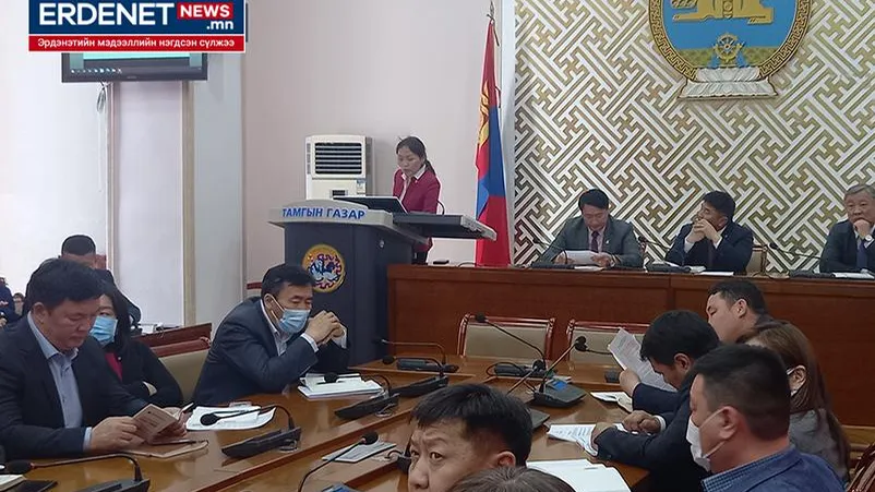 Цэцэрлэгийн хүүхэд бүрээс 40 мянган төгрөг хурааж байгаа асуудлыг дарга нар үл тоов