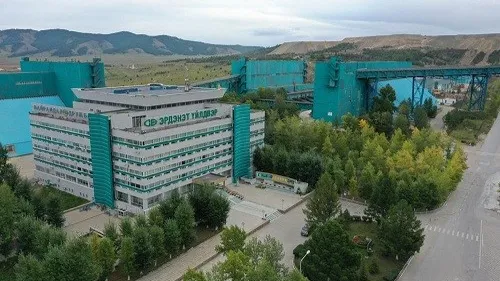 ХӨРӨНГӨ ОРУУЛАЛТЫН ЧИГЛЭЛЭЭР НАЙМАН АЖИЛ ХИЙГДЭЖ БАЙНА