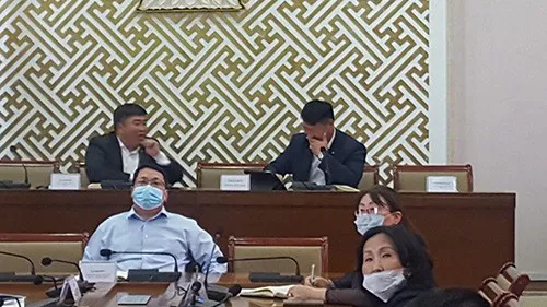           Тамгын даргын алба хаших эрхийг нь сэргээсэн гэнэ